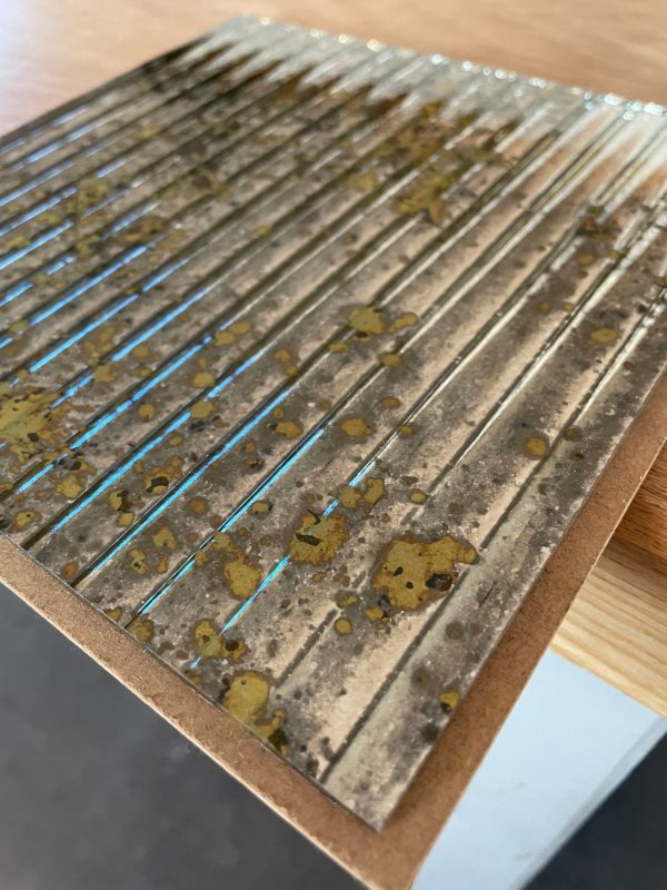 Gold Swathe on Fluted Glass Sample Supply